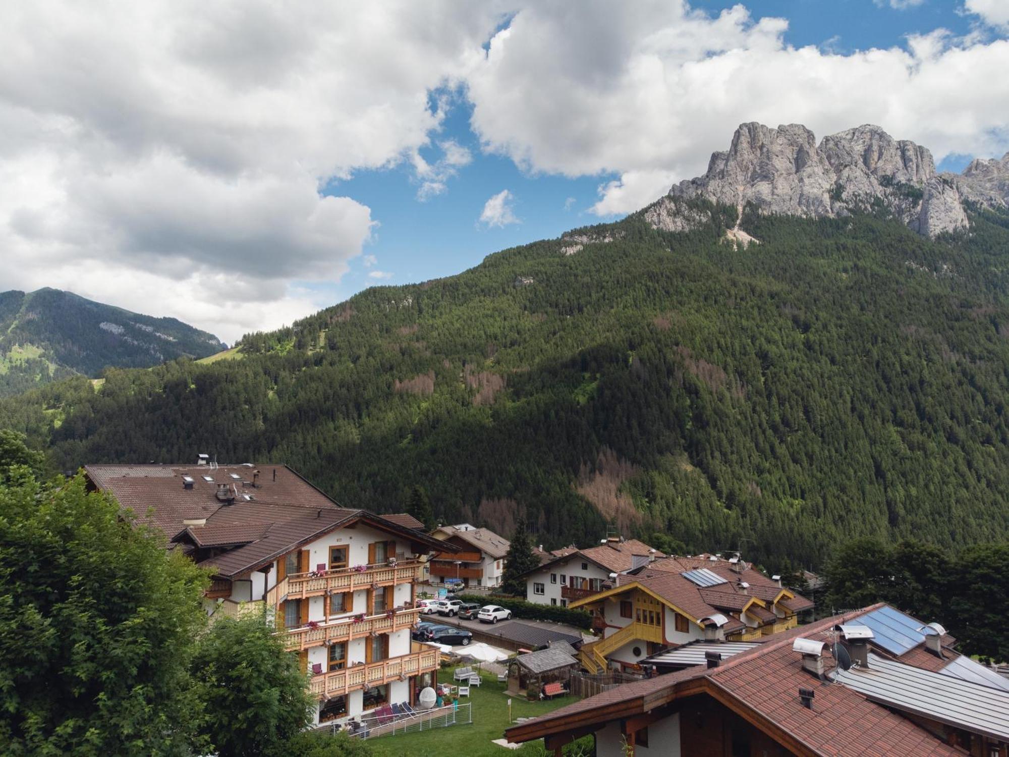 Berg Hotel Latemar Spitze Vigo di Fassa Bagian luar foto