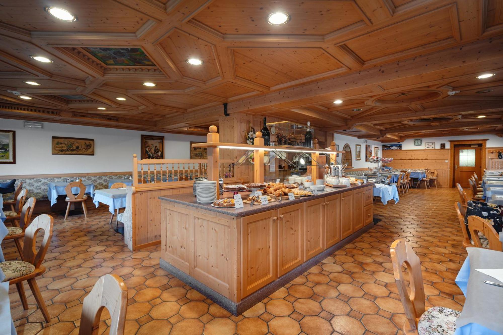 Berg Hotel Latemar Spitze Vigo di Fassa Bagian luar foto