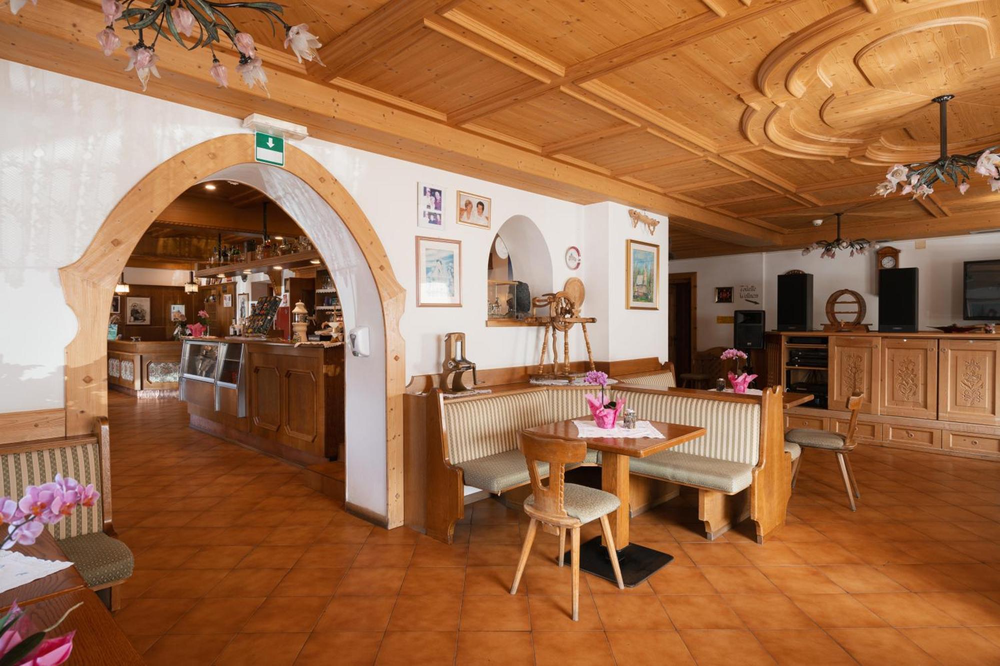 Berg Hotel Latemar Spitze Vigo di Fassa Bagian luar foto