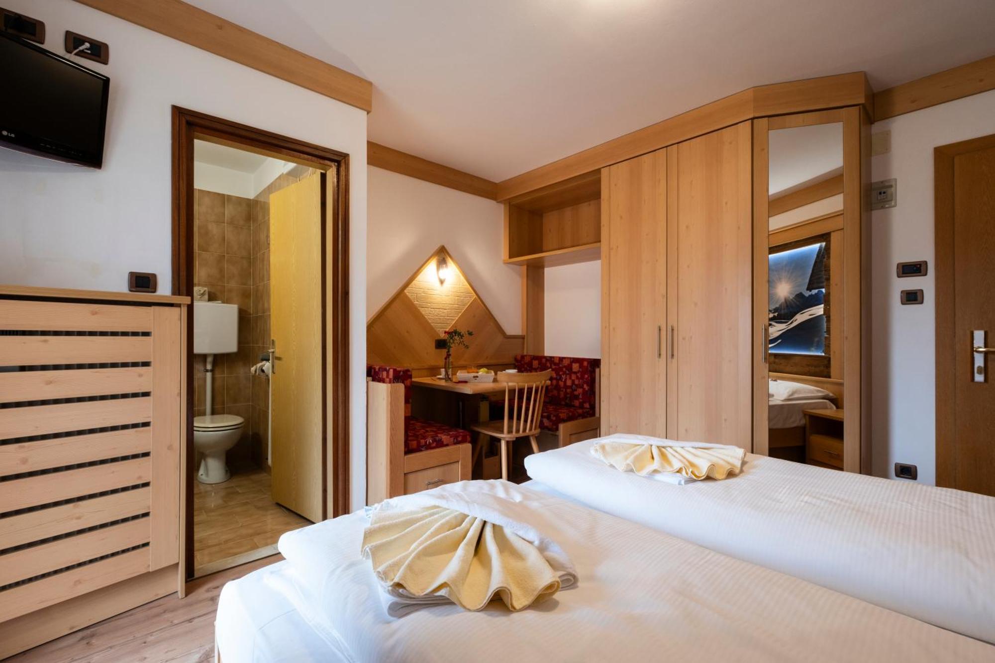 Berg Hotel Latemar Spitze Vigo di Fassa Bagian luar foto