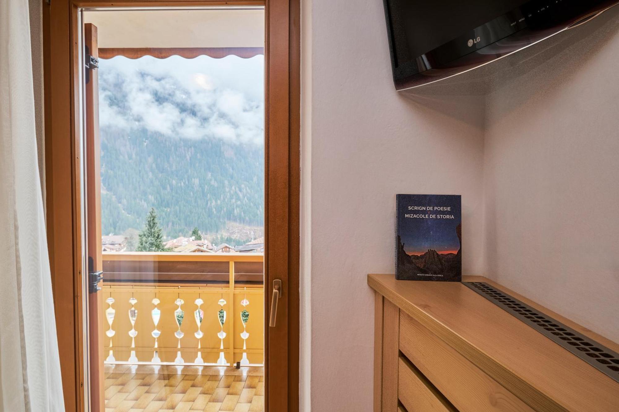 Berg Hotel Latemar Spitze Vigo di Fassa Bagian luar foto