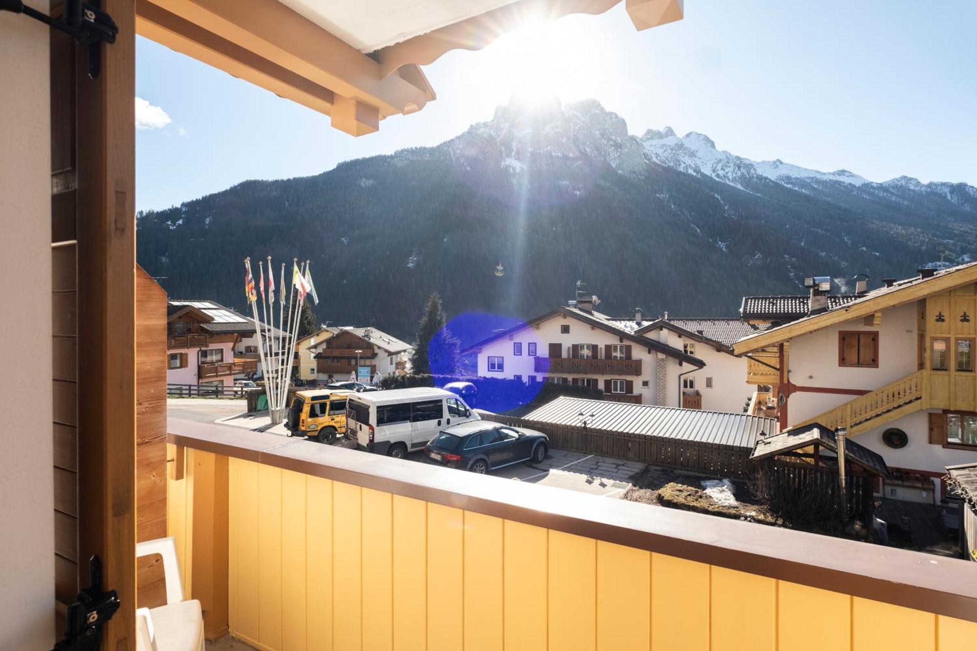 Berg Hotel Latemar Spitze Vigo di Fassa Bagian luar foto