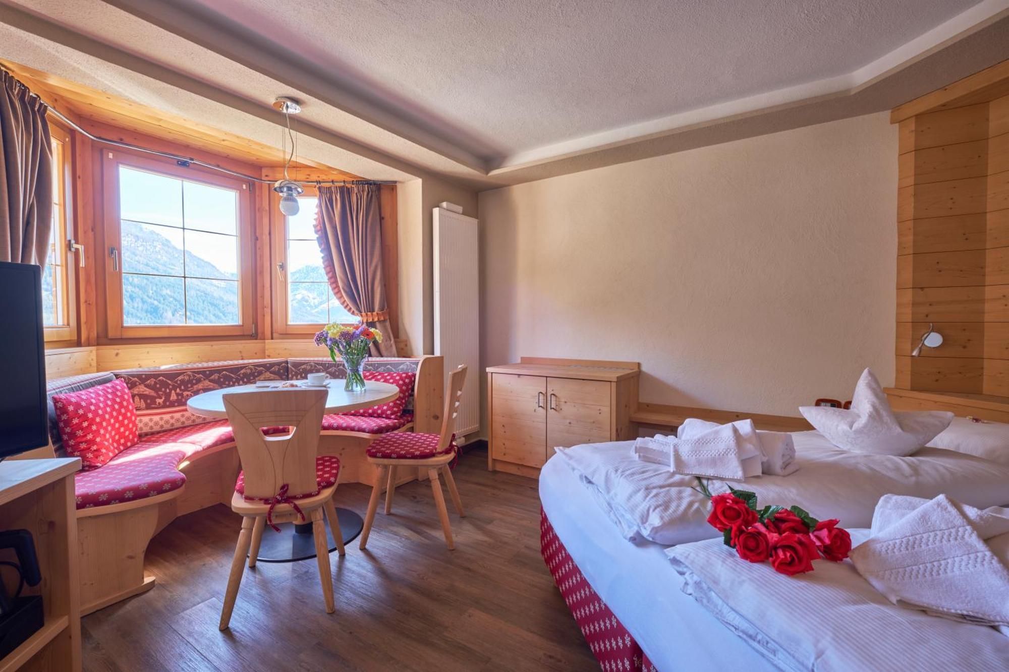 Berg Hotel Latemar Spitze Vigo di Fassa Bagian luar foto