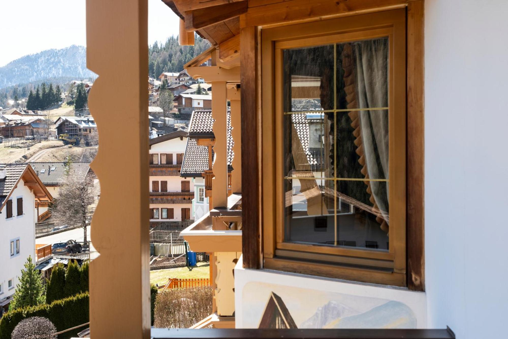 Berg Hotel Latemar Spitze Vigo di Fassa Bagian luar foto
