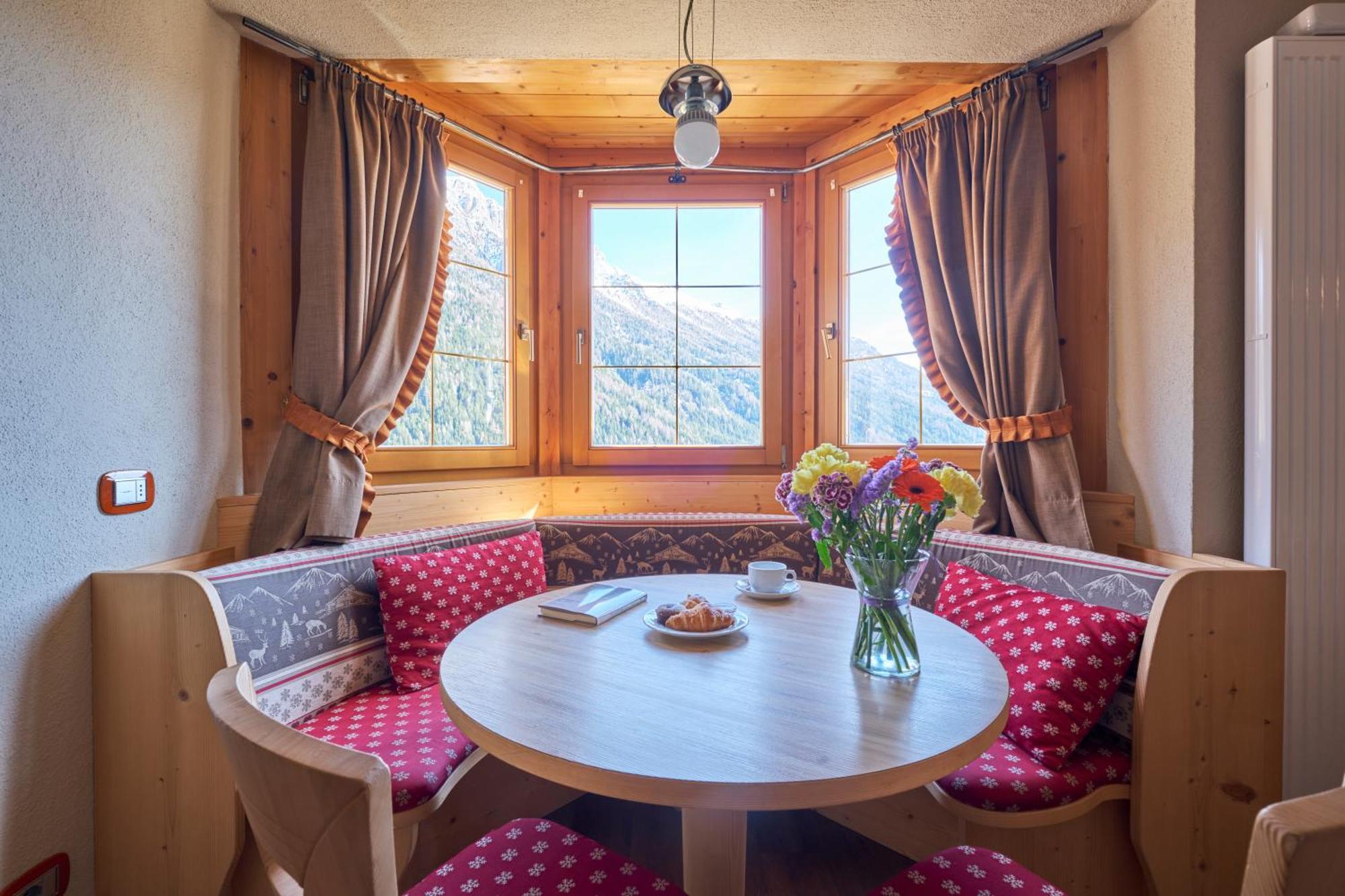 Berg Hotel Latemar Spitze Vigo di Fassa Bagian luar foto